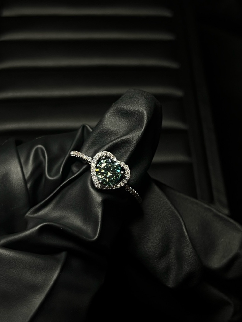 Green Halo Heart Moissanite Ring (US Size 9)